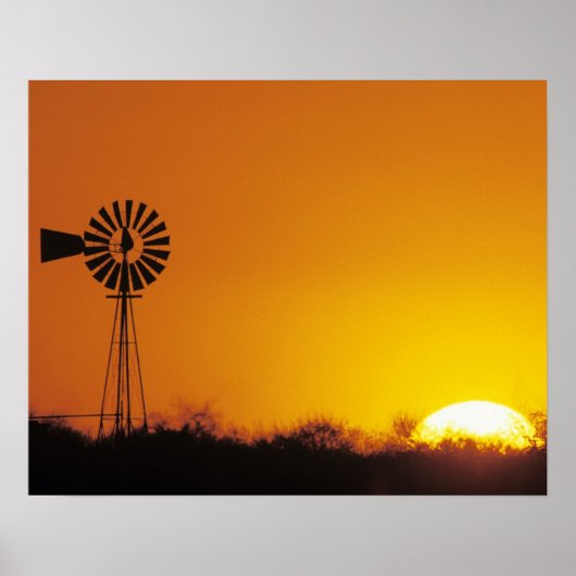 Windmühle bei Sonnenuntergang, Sinton, Texas, USA Poster (Vorne)