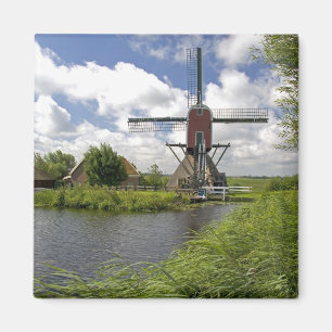 Windmühle entlang eines Kanals östlich von Leide Magnet