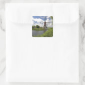 Windmühle entlang eines Kanals östlich von Leiden Quadratischer Aufkleber (Tasche)