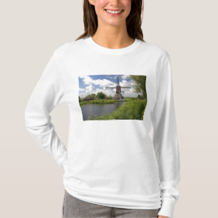 Windmühle entlang eines Kanals östlich von Leiden T-Shirt