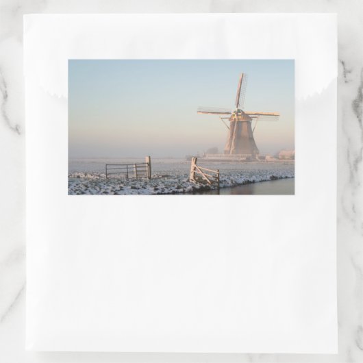 Windmühle im Schnee am Rechteckiger Aufkleber (Tasche)