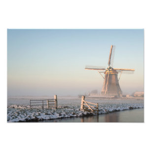 Windmühle im Schnee am Sonnenaufgang-Fotodruck Fotodruck