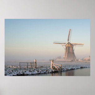 Windmühle im Schnee bei Sonnenaufgang Poster Druck