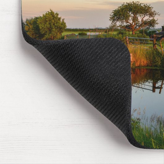 Windmühle in der Landschaft in Holland mousepad (Ecke)