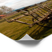Windmühle in Grün- und Weißwolken und Blauem Himme Poster (Ecke)