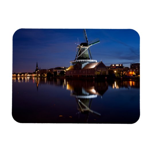 Windmühle Leidschendam mit Reflexion in der Nacht Magnet (Horizontal)