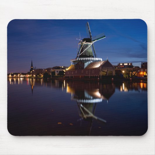 Windmühle Leidschendam mit Reflexion in der Nacht Mousepad (Vorne)