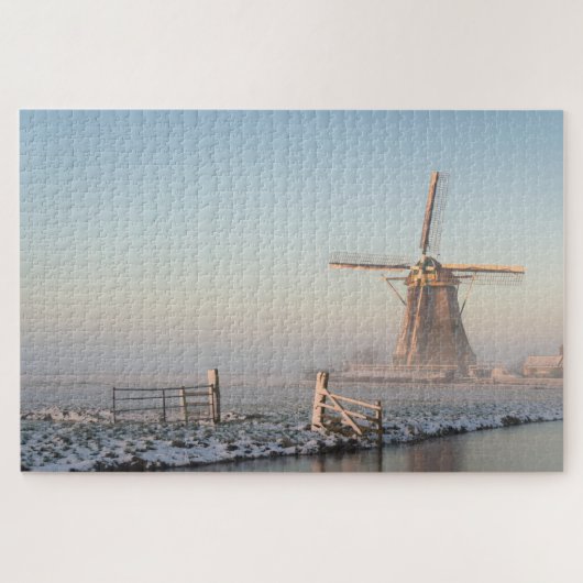 Windmühle und ein Zaun während eines Puzzle (Horizontal)