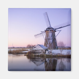 Windmühle während des Sonnenaufgangs, Holland im Magnet