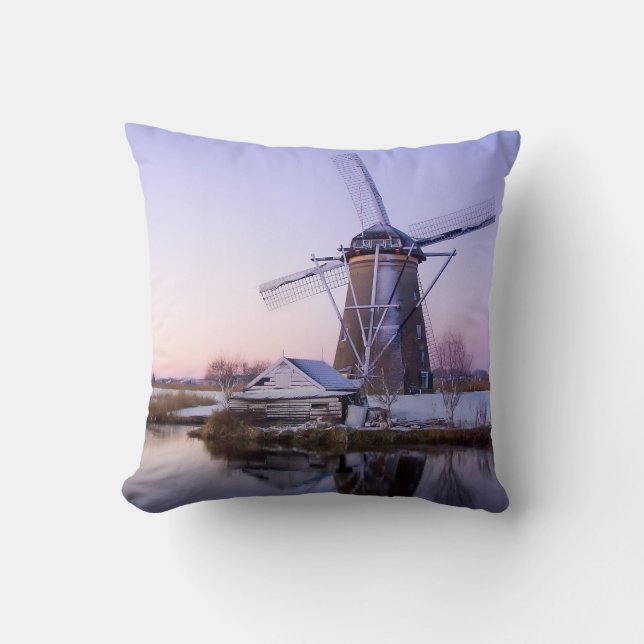 Windmühle während des Sonnenaufgangs im Kissen (Vorderseite)