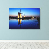 Windmühlen auf Blue Hour-Leinwand drucken Leinwanddruck (Insitu (Holzboden))