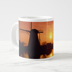 Windmühlen bei Sonnenuntergang, Kinderdijk, Niede Jumbo-Tasse