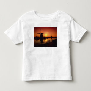 Windmühlen bei Sonnenuntergang, Kinderdijk, Nieder Kleinkind T-shirt