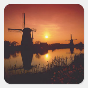Windmühlen bei Sonnenuntergang, Kinderdijk, Nieder Quadratischer Aufkleber