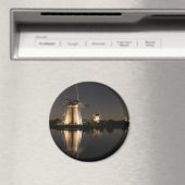Windmühlen, die bei nächtlichem Magnet beleuchtet (In Situ (Geschirrspüler))