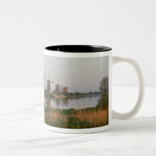 Windmühlen, Kinderdijk, Niederlande Zweifarbige Tasse