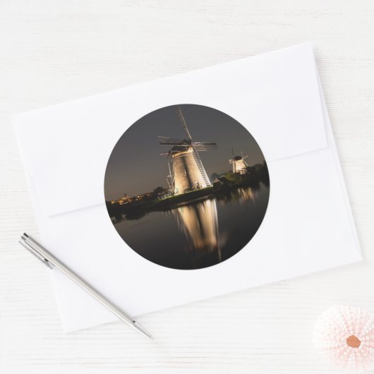 Windmühlen, nachts beleuchtet runder aufkleber (Umschlag)
