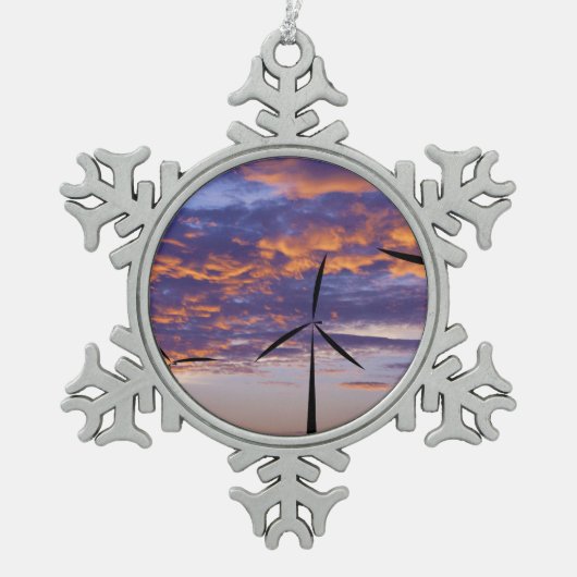 Windmühlen-Turbine am Sonnenuntergang Schneeflocken Zinn-Ornament (Vorderseite)