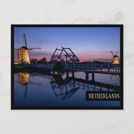 Windmühlen und eine Zugbrücke bei Sonnenuntergang  Postkarte (Vorderseite)