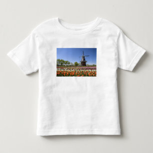 Windmühleninsel-Park mit blühenden Tulpen in Kleinkind T-shirt