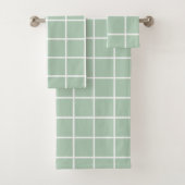 Window Pane Grid, White on Sage Green Badhandtuch Set (Insitu)