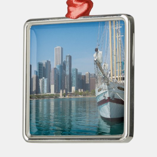 Windsegeln Silbernes Ornament (Links)