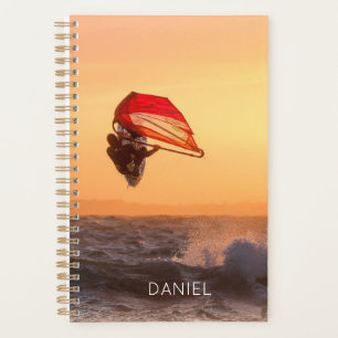 Windsurfen bei Sunset Surfer Segelboarden Planer