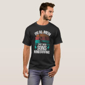 Windsurfer Real Men take their Sons Windsurfing Pr T-Shirt (Vorne ganz)