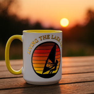 Windsurfing Girl Retro Sunset Lake Life Vorlage Tasse