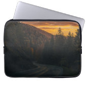 Windungen und Wälder Laptopschutzhülle (Vorderseite)