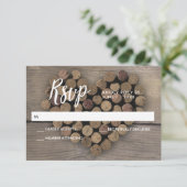 Wine Cork Heart RSVP Karte (Stehend Vorderseite)