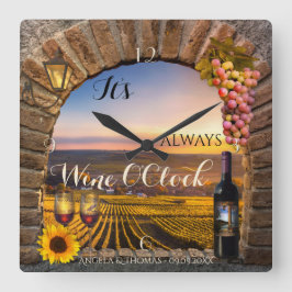 Wine OClock Vineyard Landscape Clock Quadratische Wanduhr