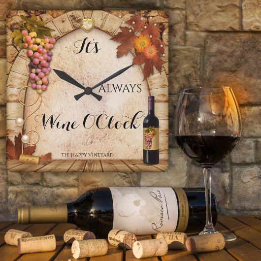 Wine O'Clock Vineyard or Wine Theme Clock Quadratische Wanduhr