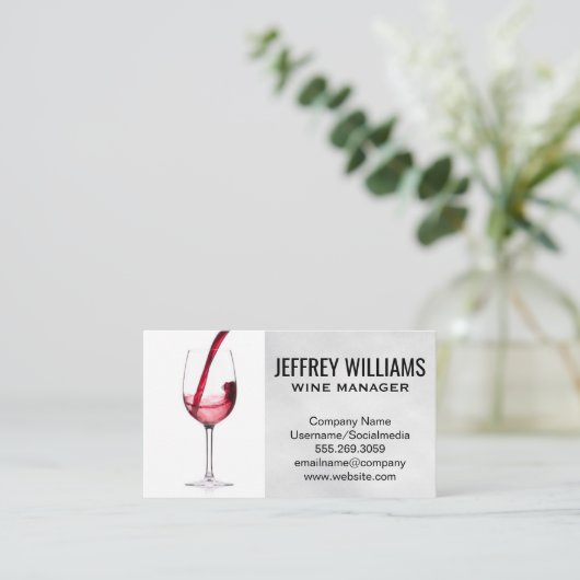 Wine Pour in Glass Business Card Visitenkarte (Stehend Vorderseite)