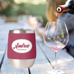 Wine Red Stylized Wedding Trauzeuge Name<br><div class="desc">Gönnen Sie Ihrem Hochzeitsreisenden einen Trauzeuge mit diesem personalisierten Edelstahl-Edelstahlwascher,  der in einem weißen,  ovalen Design in einem stilisierten Drehbuch seinen Namen trägt. Hintergrundfarbe und Skript ist ein Wein rot. Ideal auch für eine Junggeselle! Personalisieren Sie Ihren Weinwäscher,  indem Sie den Namen mit dem gewünschten Namen bearbeiten und ersetzen.</div>