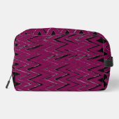 Wine Zigzag Abstract Design Waschbeutel (Rückseite)