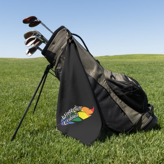 Wingaydium Lesbiosa - Funny LGBTQ+ Magic Pub Golfhandtuch (Gras)