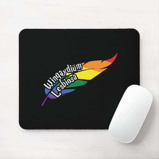 Wingaydium Lesbiosa - Funny LGBTQ+ Magic Pub Mousepad (Mit Mouse)