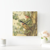 Winged Elm Fairy Sitting in a Tree Quadratische Wanduhr (Zuhause)