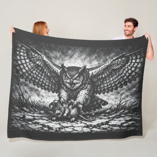 Winged Owl Sentinel von BurnsInHell Fleecedecke (Beispiel)