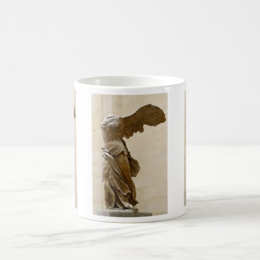 Winged Sieg von Samothrace Kaffeetasse (Mittel)