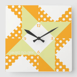 Winged Square- Orange Quadratische Wanduhr