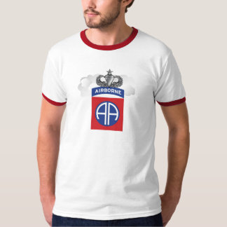 Wings im Flugzeug der Wecker-T-Shirt der Männer T-Shirt