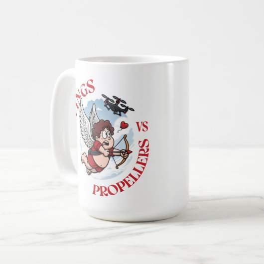 Wings vs Propellers, Cupidon vs Drone, Valentine’s Kaffeetasse (Vorderseite Links)
