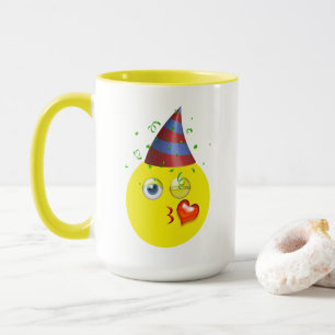 Wink-u. Kuss-Geburtstag Emoji Tasse