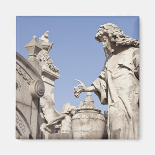 Winkel-Statue nah oben in La Recoleta Friedhof Magnet
