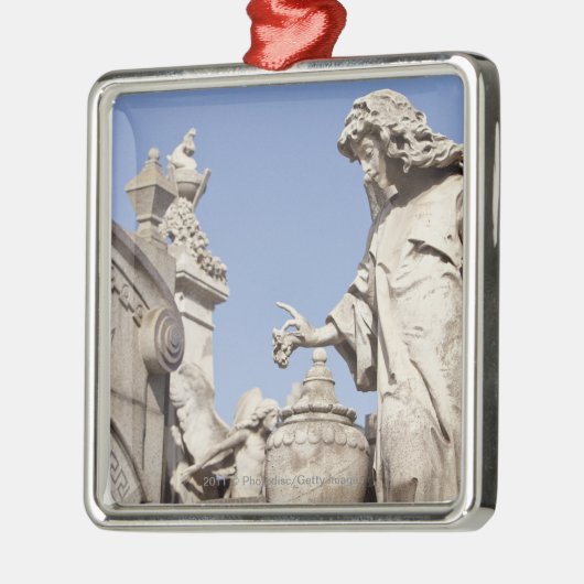 Winkel-Statue nah oben in La Recoleta Friedhof Ornament Aus Metall (Links)