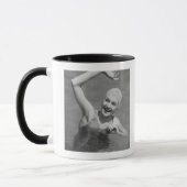 Winkende Frau Tasse (Links)