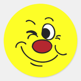 Winking Face Grumpey Runder Aufkleber
