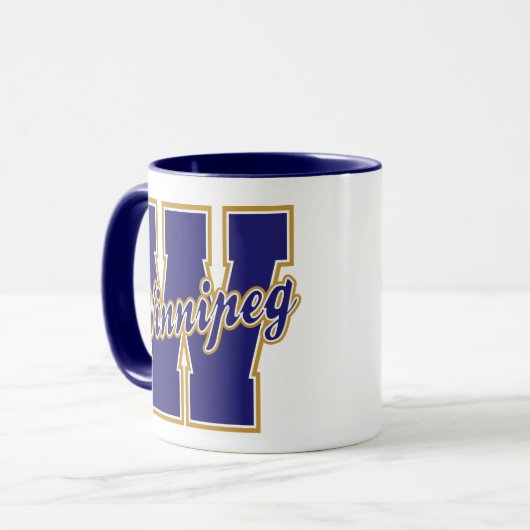 Winnipeg-Buchstabe Tasse (Vorderseite Links)